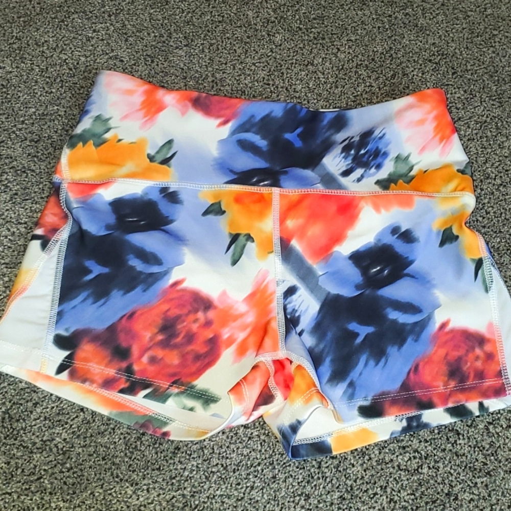 Womens MARIKA floral print Spandex athletic shorts LARGE